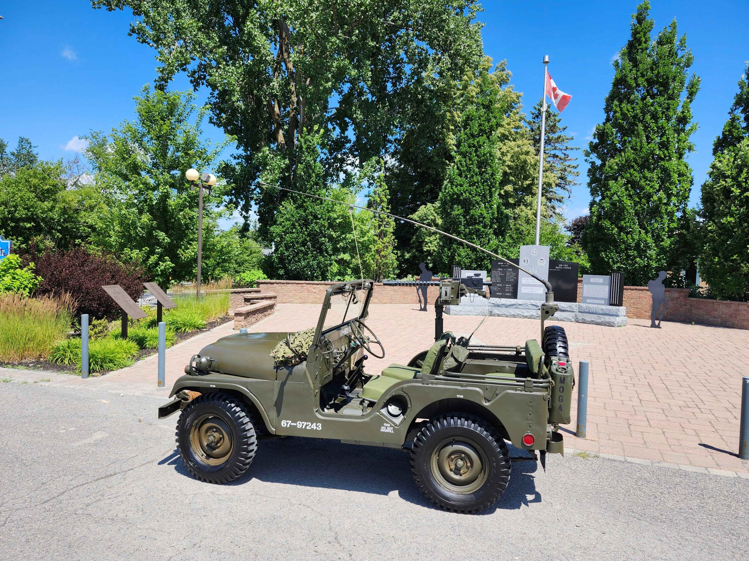 Good Flag Side Dash Antenna Down